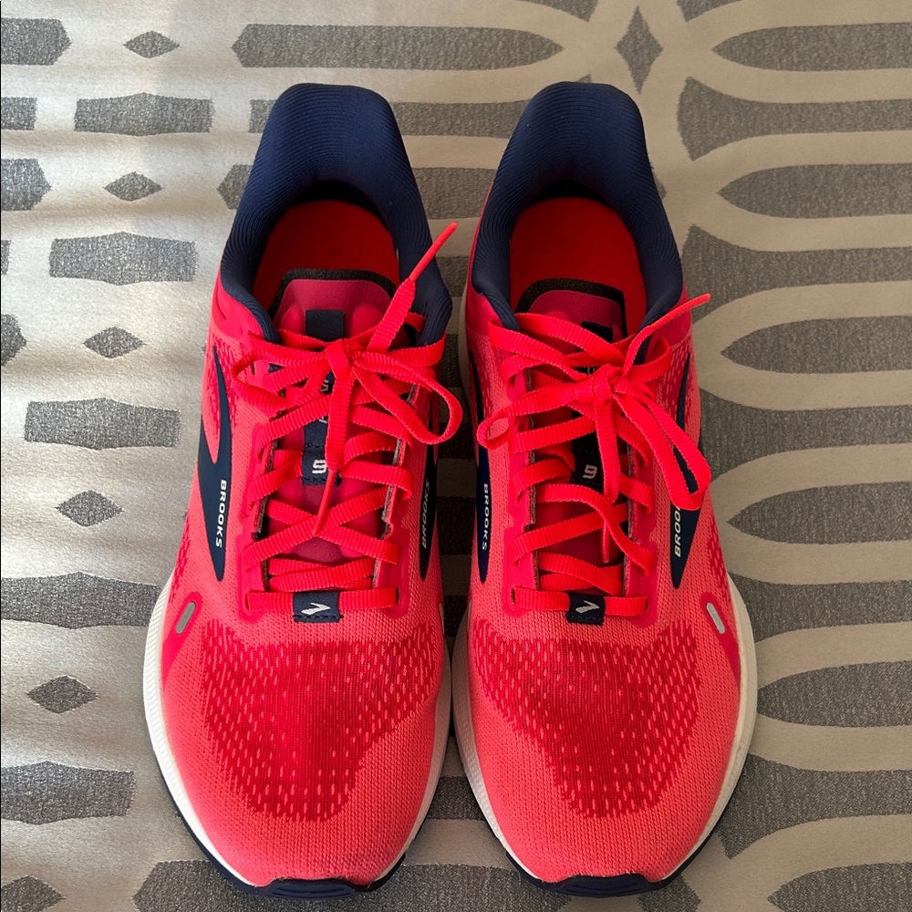 Brooks Women's Neon Pink and Navy Athletic Running Shoes